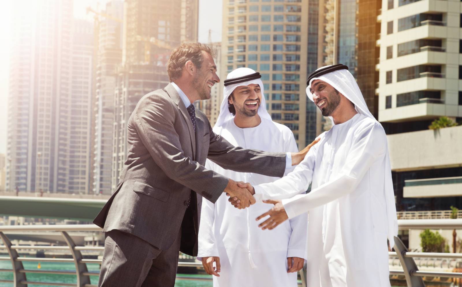 Comprehensive guide to starting a business in Dubai with expert assistance from Singapore