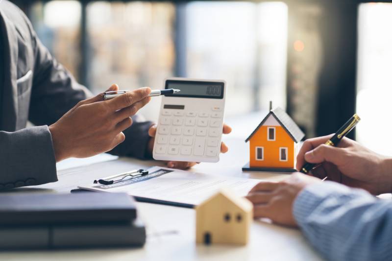 How to obtain a loan or bank financing in the UAE for purchasing a property or funding a business?
